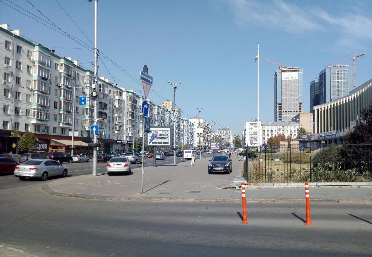 Двухкомнатная Вид На Дворец Украина Kiev Exterior foto